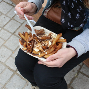 poutine repas canadien